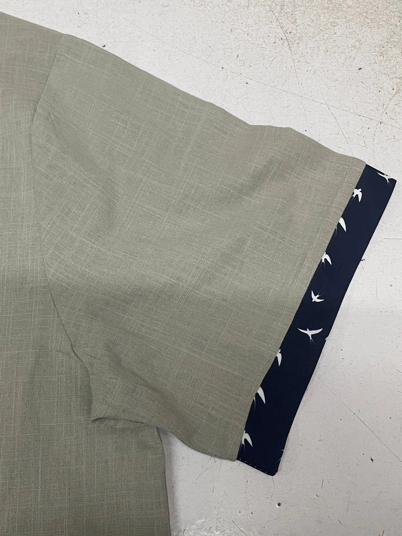 Chemise Élégante À Imprimé Oiseau Mignon